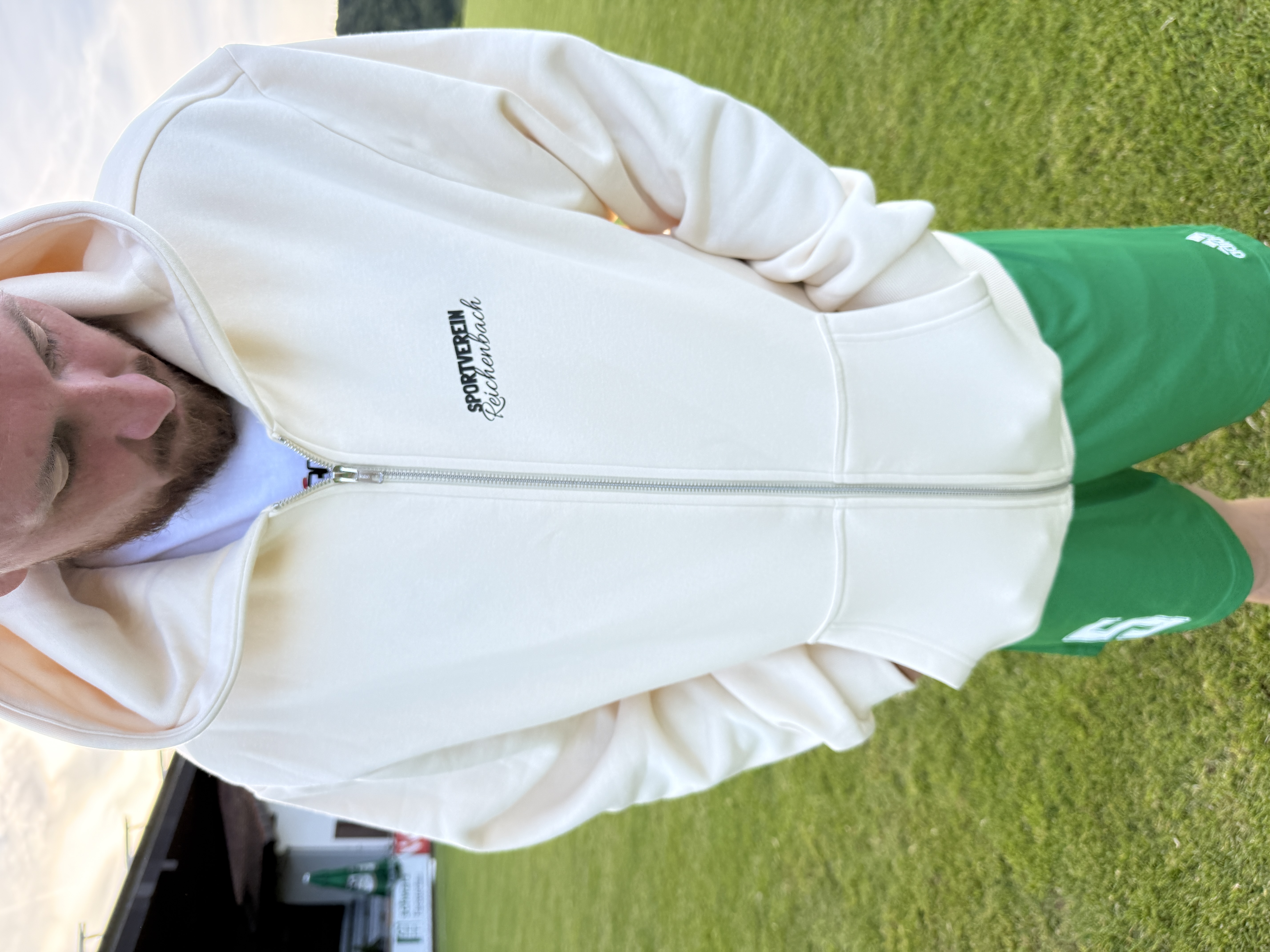 Fine Line — Fluffy ZIP-Jacke — getragen